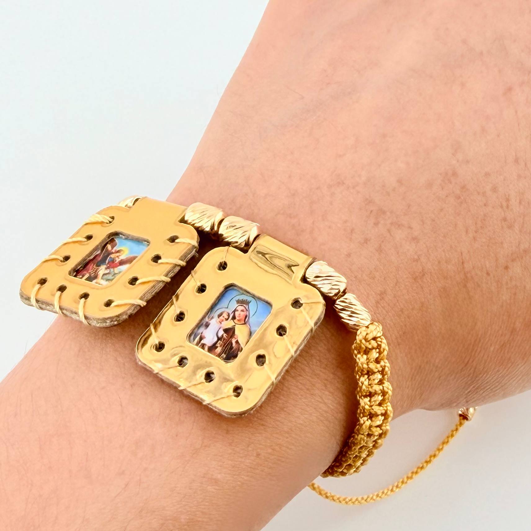 Pulsera Dorada Escapulario Cilindros Diamantados 8und 2gr / 3mm-4mm Oro Amarillo 18K *