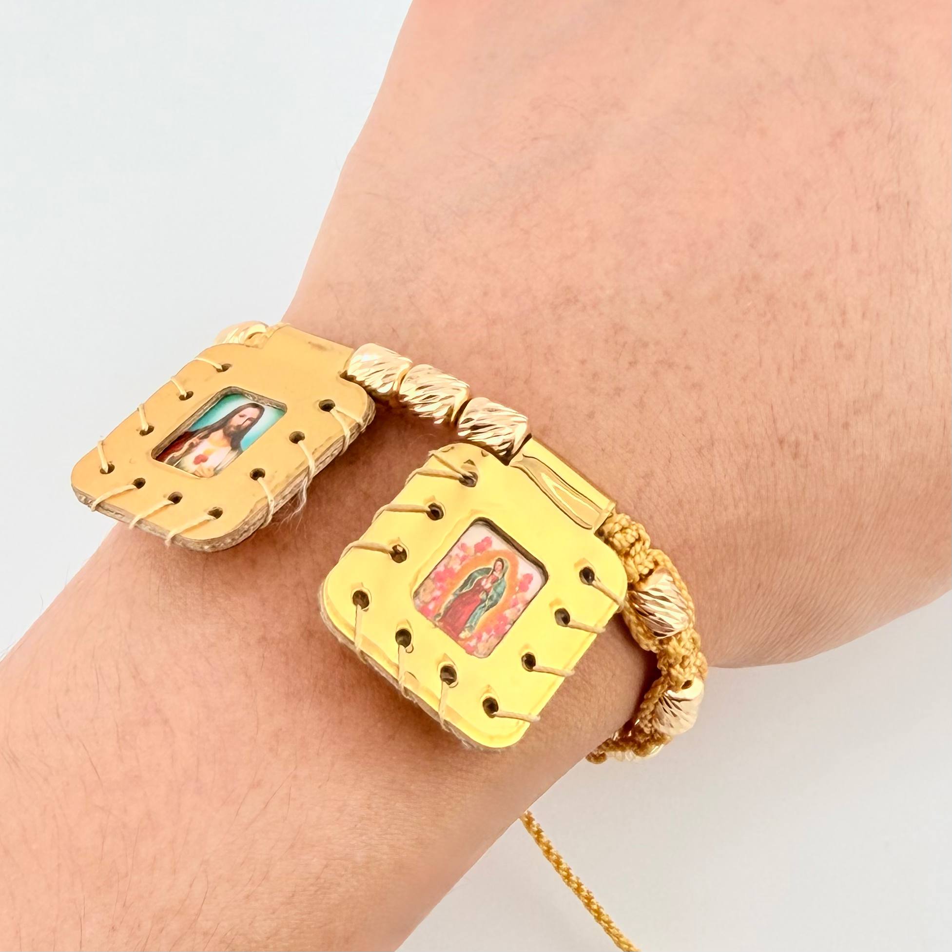 Pulsera Dorada Escapulario Cilindros Diamantados 11und 2.9gr / 3mm-5mm Oro Amarillo 18K
