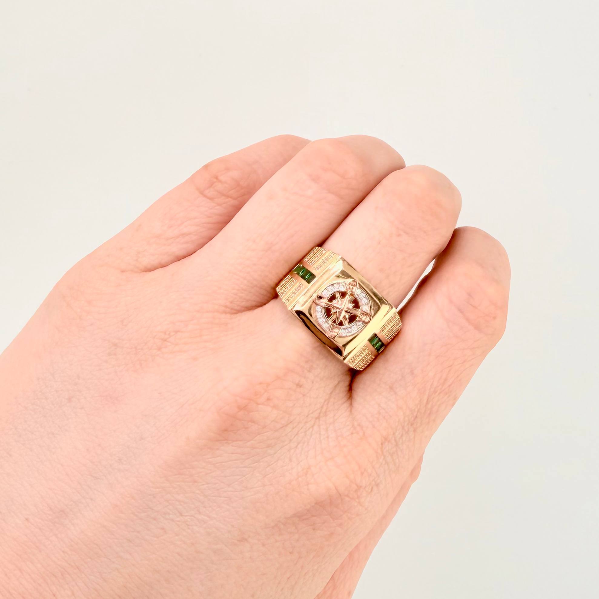 Anillo Brujula Movil 8.8gr / T10 3/4 / Tres Oros 18K ©