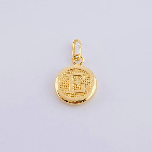 Dije Letra E 0.4 g / 1.6 cm Oro Amarillo 18K