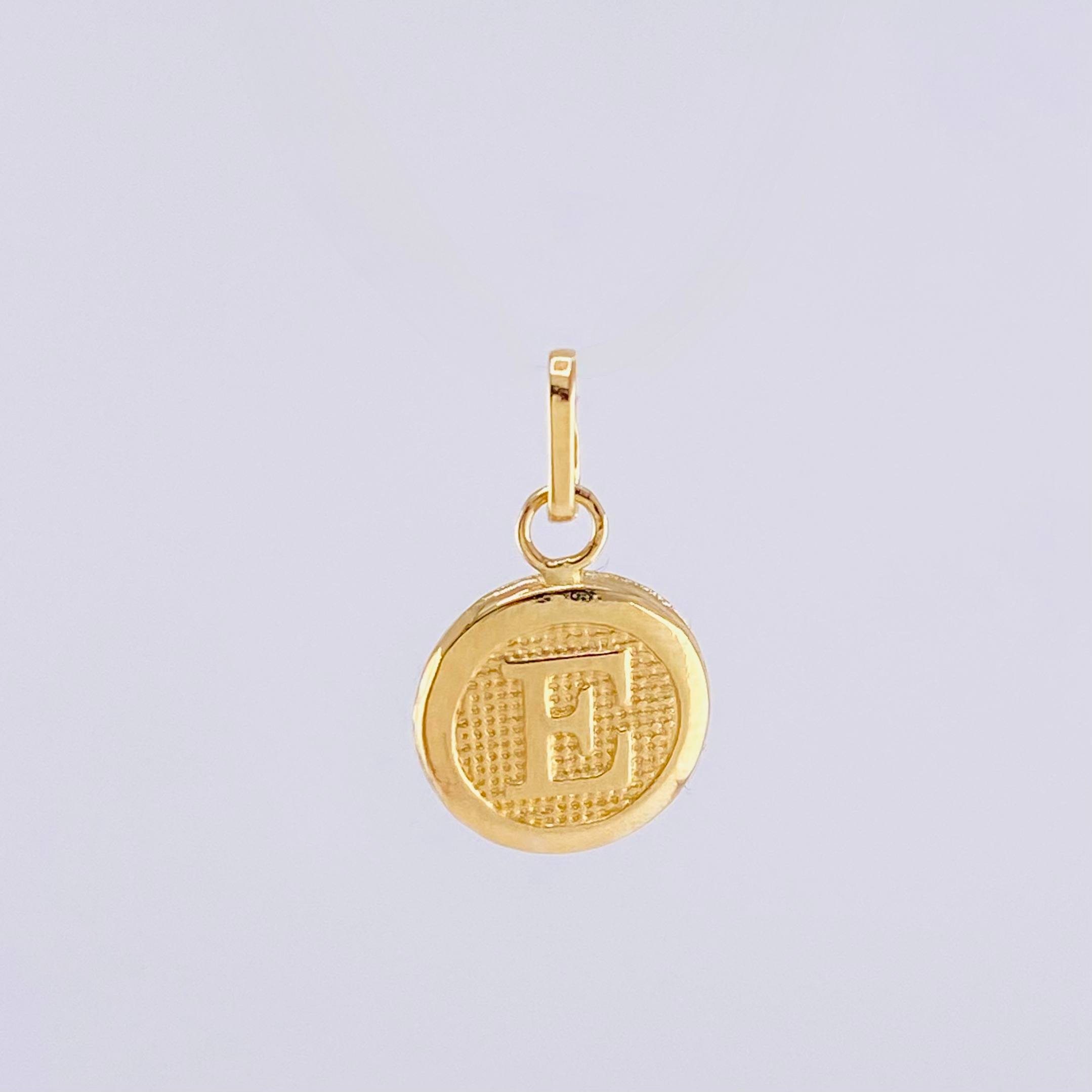 Dije Letra E 0.4 g / 1.6 cm Oro Amarillo 18K