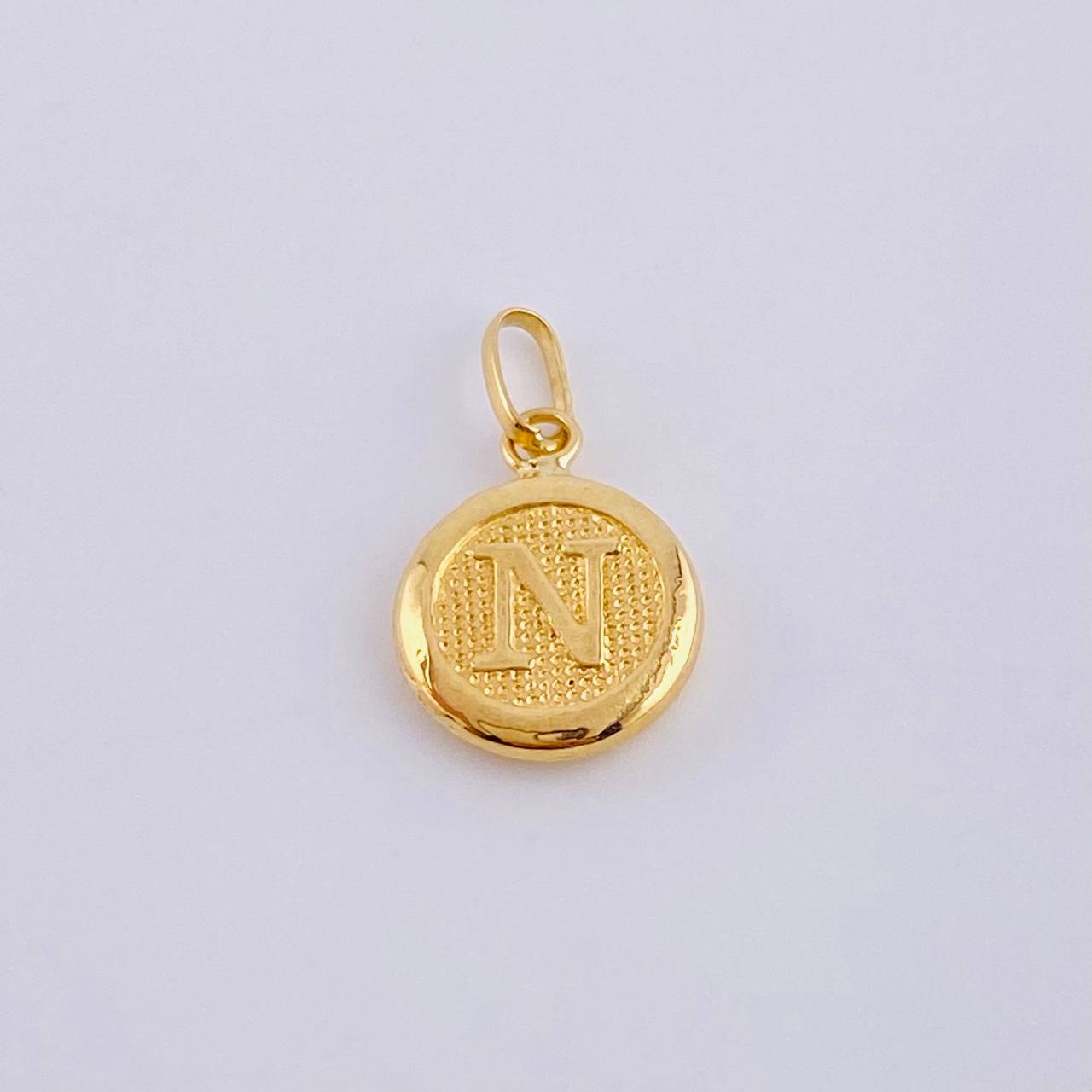 Dije Letra N 0.4 g / 1.6 cm Oro Amarillo 18K