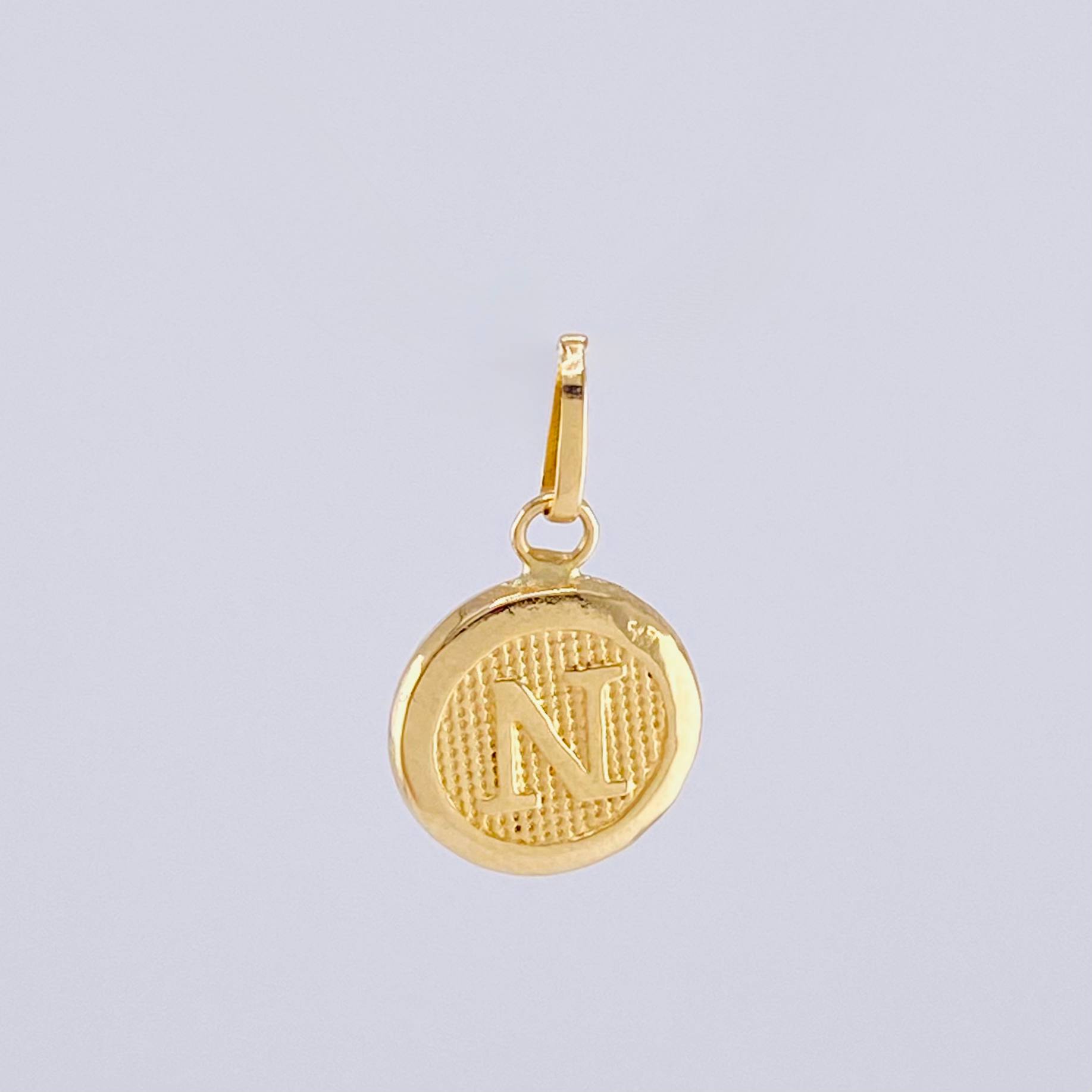 Dije Letra N 0.4 g / 1.6 cm Oro Amarillo 18K