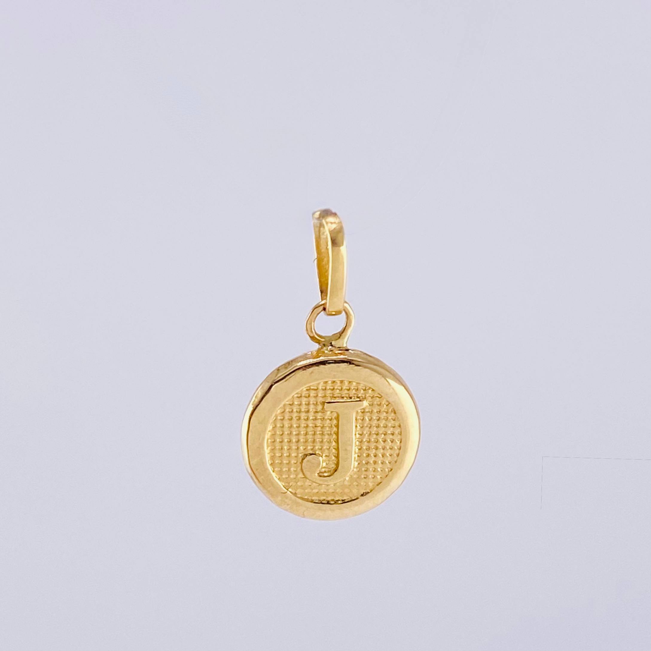 Dije Letra J 0.45 g / 1.5 cm Oro Amarillo 18K