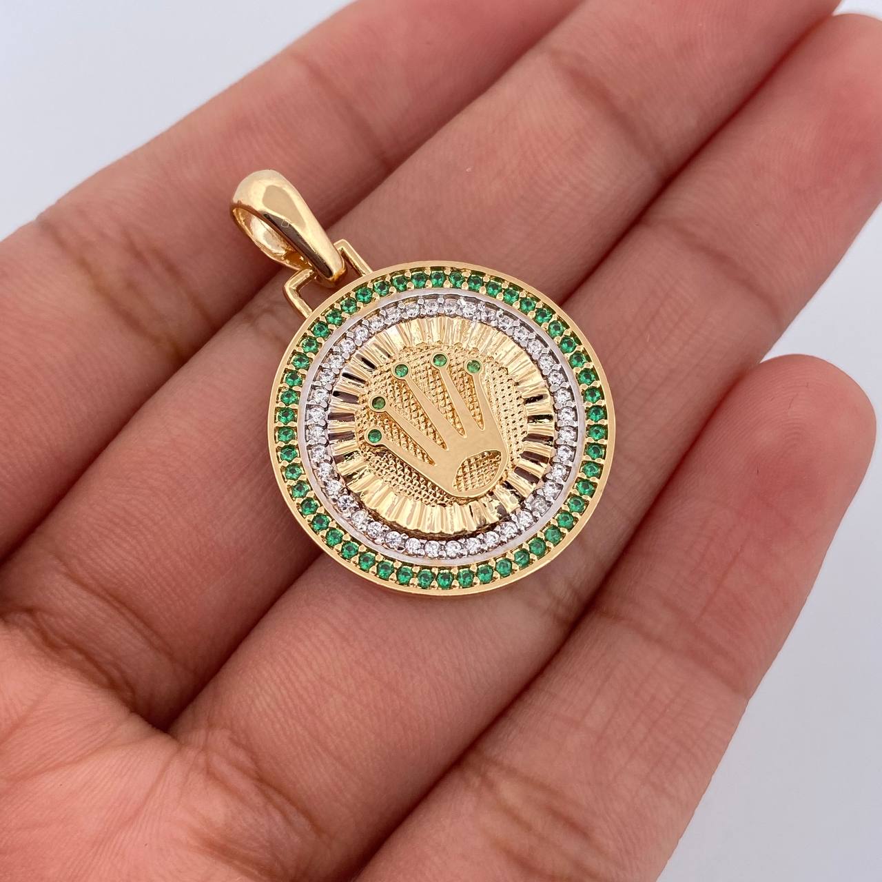 Dije Medalla Corona RX 4.85gr / 3.1cm / Oro 18K $