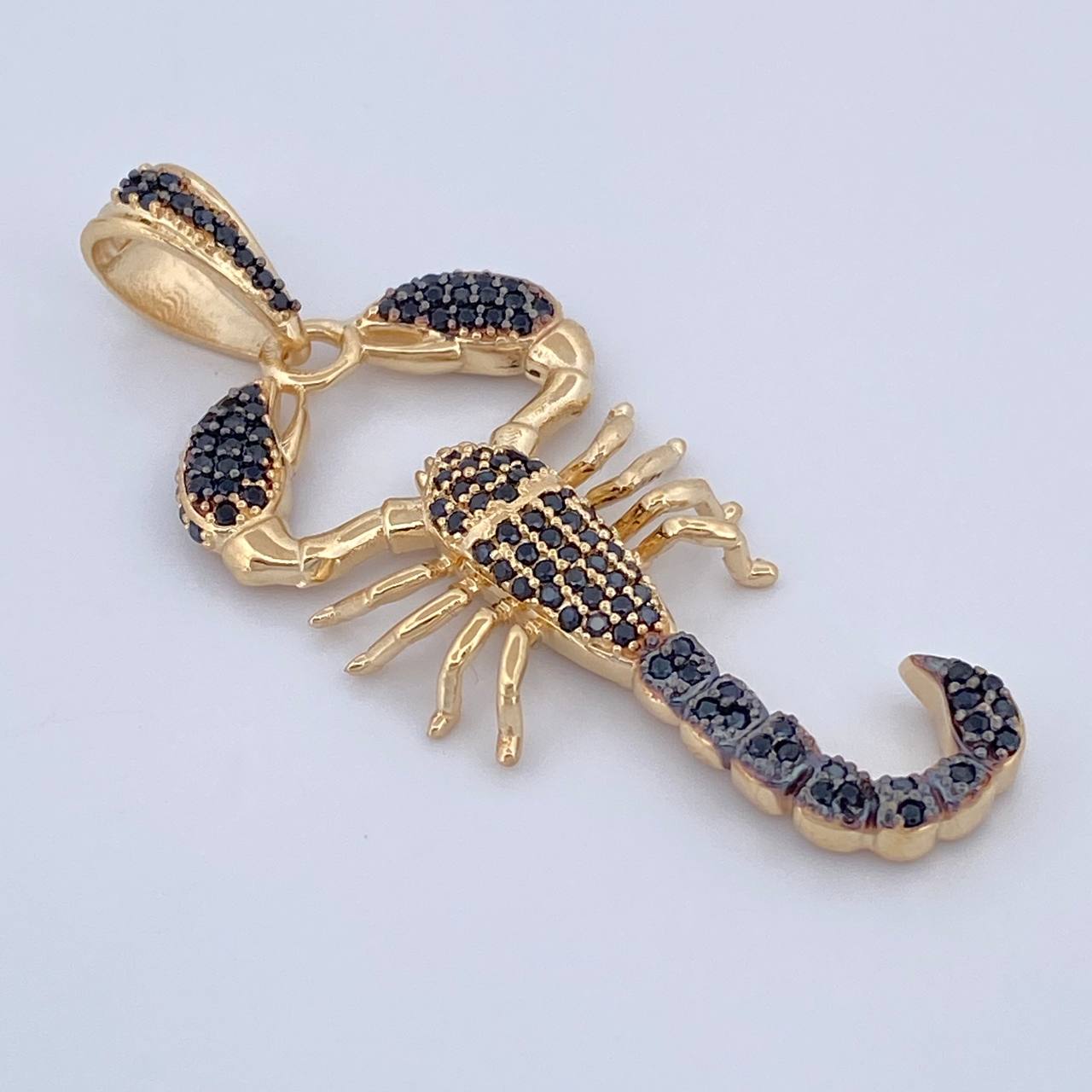 Dije Escorpion 6.2gr / 5cm / Oro 18K $