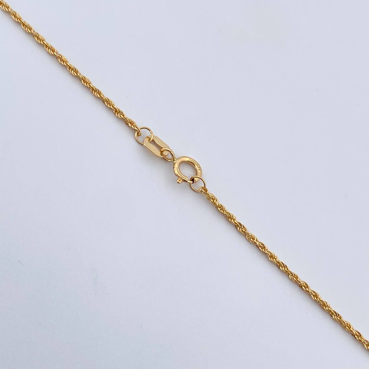 Set Cadena Lazo 1.15gr / 60cm / 1.2mm + Dije Sagrada Familia 0.6gr / 1.7cm Oro Amarillo 18K (Oferta) &