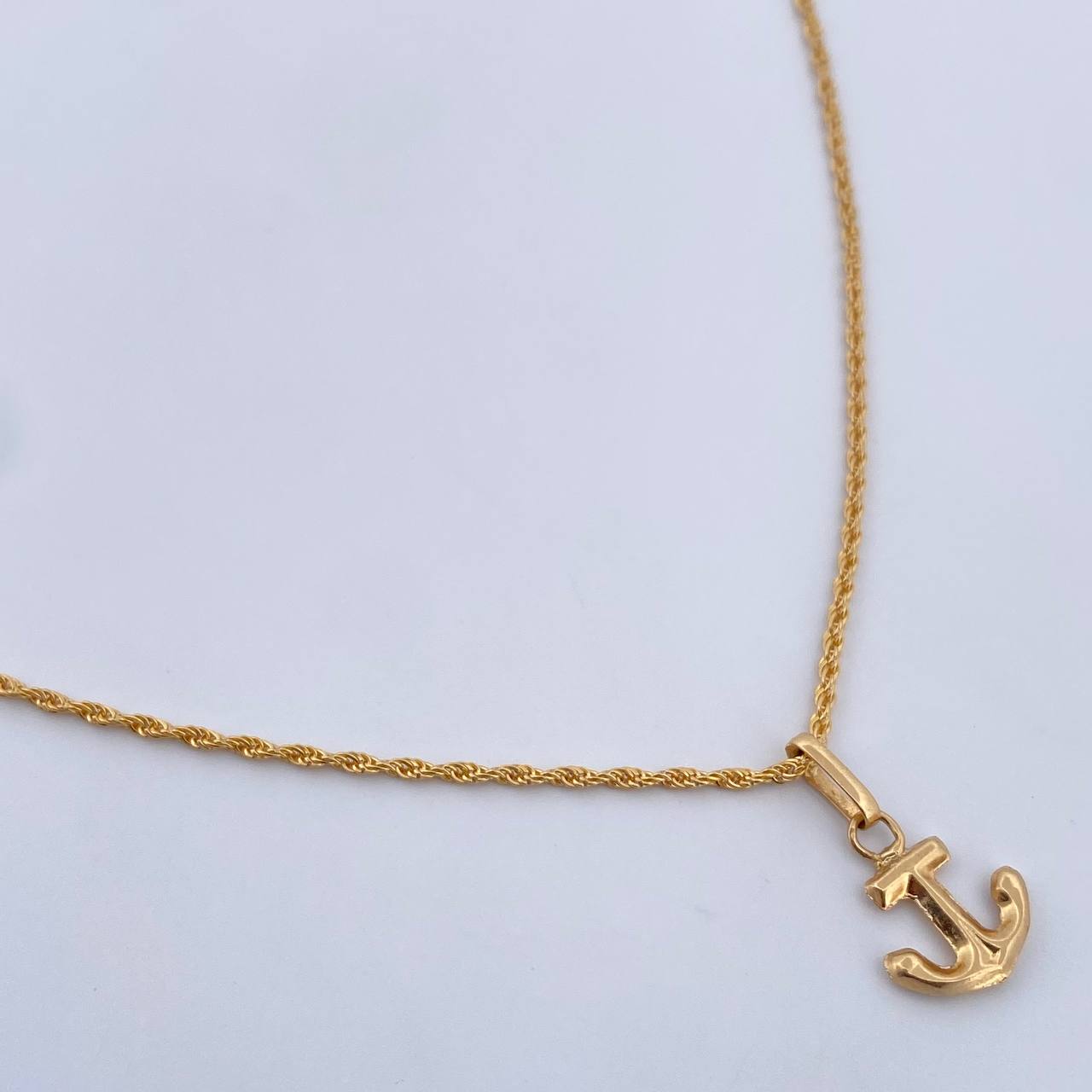 Set Cadena Lazo 1gr / 50.2cm / 1.2mm + Dije Ancla 0.4gr / 1.4cm Troquelado Oro Amarillo 18K (Oferta) &