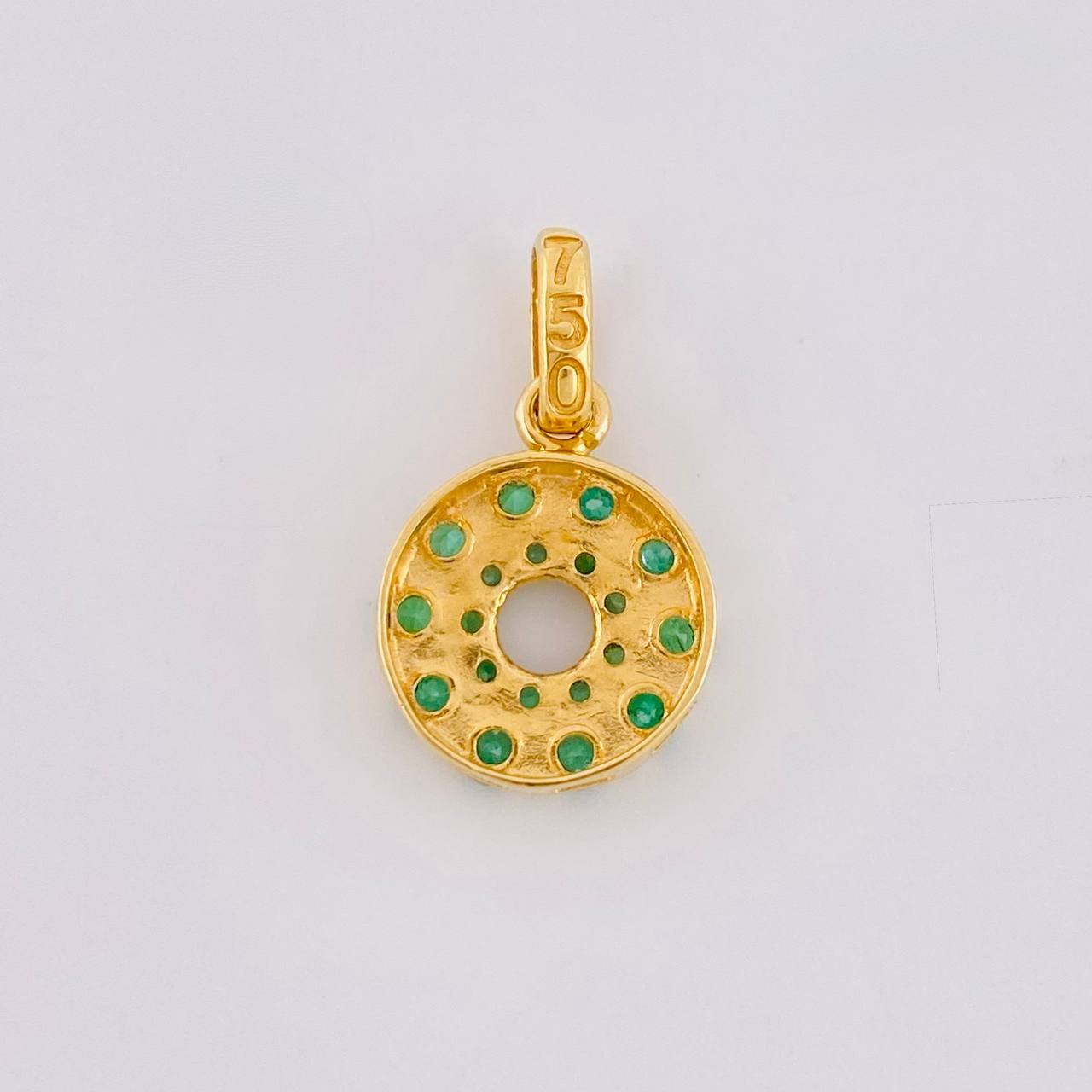 Dije Aro Tupido Esmeraldas 45pts 1.45gr / 1.9cm / Oro Amarillo 18K