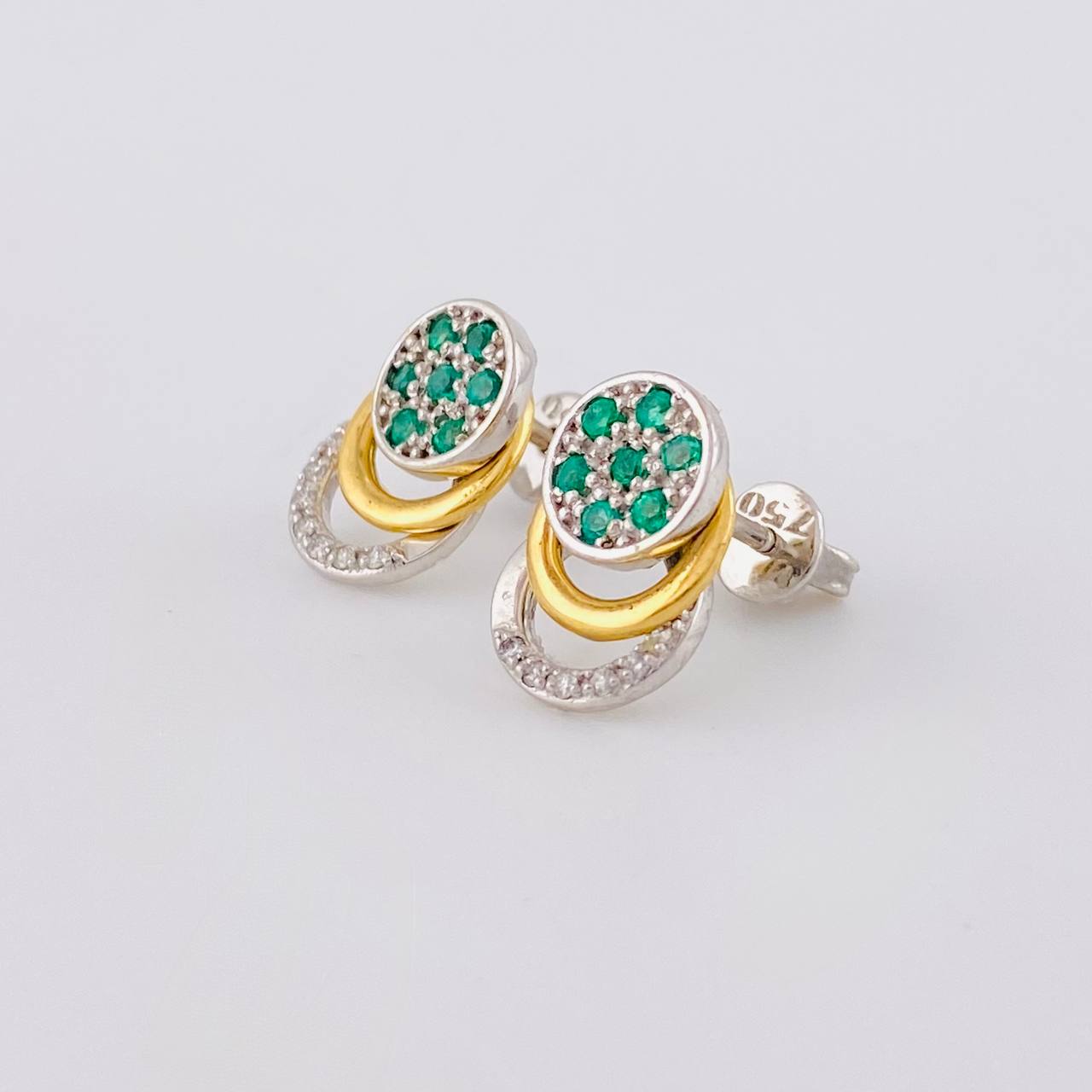 Topos Tres Aros Sello Flor 3.25gr / 1.3cm / Esmeraldas 22pts Diamantes 7pts Dos Oros Amarillo Blanco 18K (Joya)