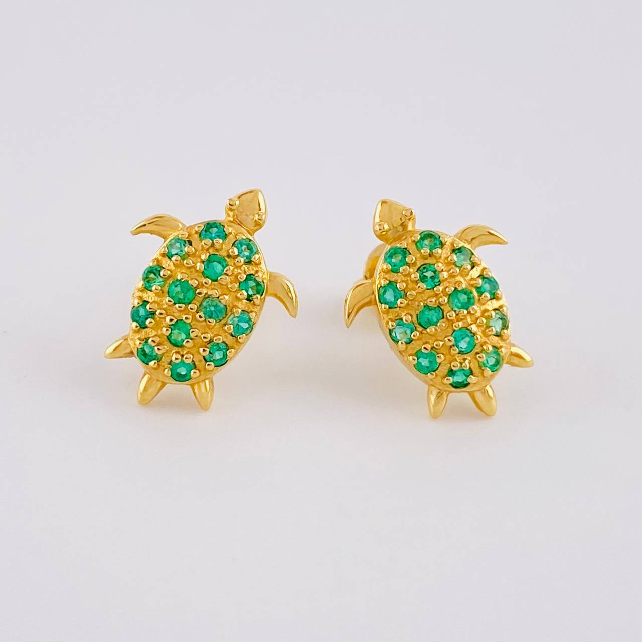 Topos Tortuga Esmeraldas 44pts 2.85gr / 1.4cm / Oro 18K