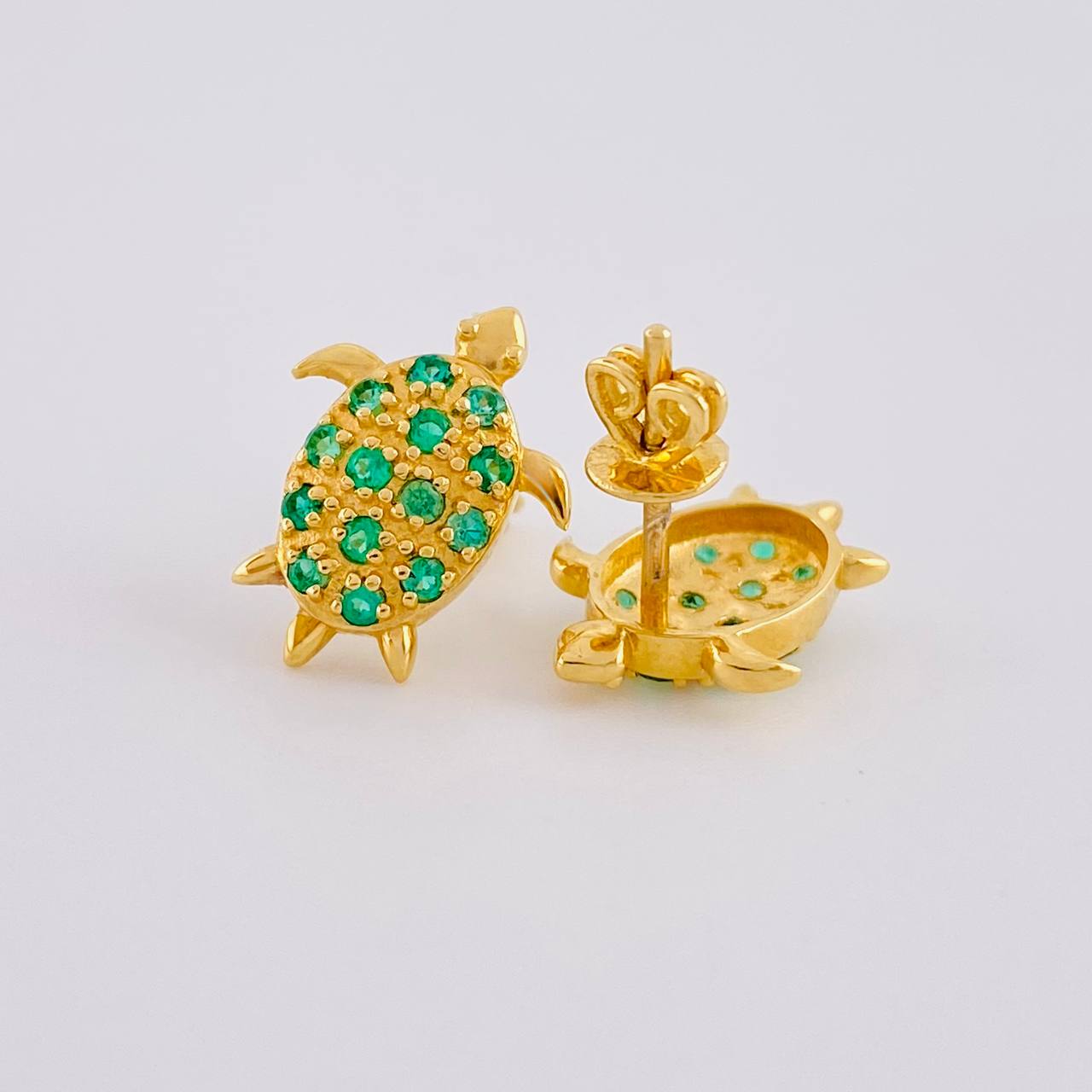 Topos Tortuga Esmeraldas 44pts 2.85gr / 1.4cm / Oro 18K