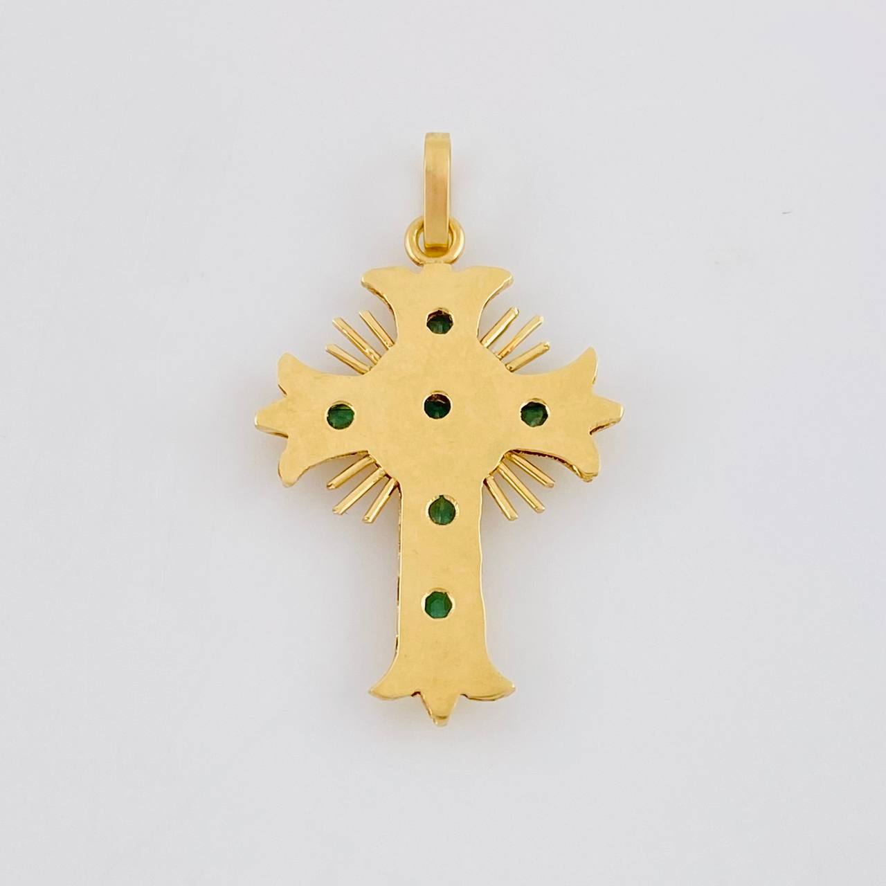 Dije Crúz De Altar 1.75gr / 3cm / Esmeraldas 60pts Oro Amarillo 18K (Joya)