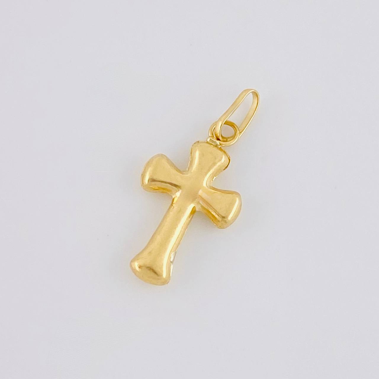 Dije Cruz Puntas Curvas 0.35g / 1.9cm Oro Amarillo 18K