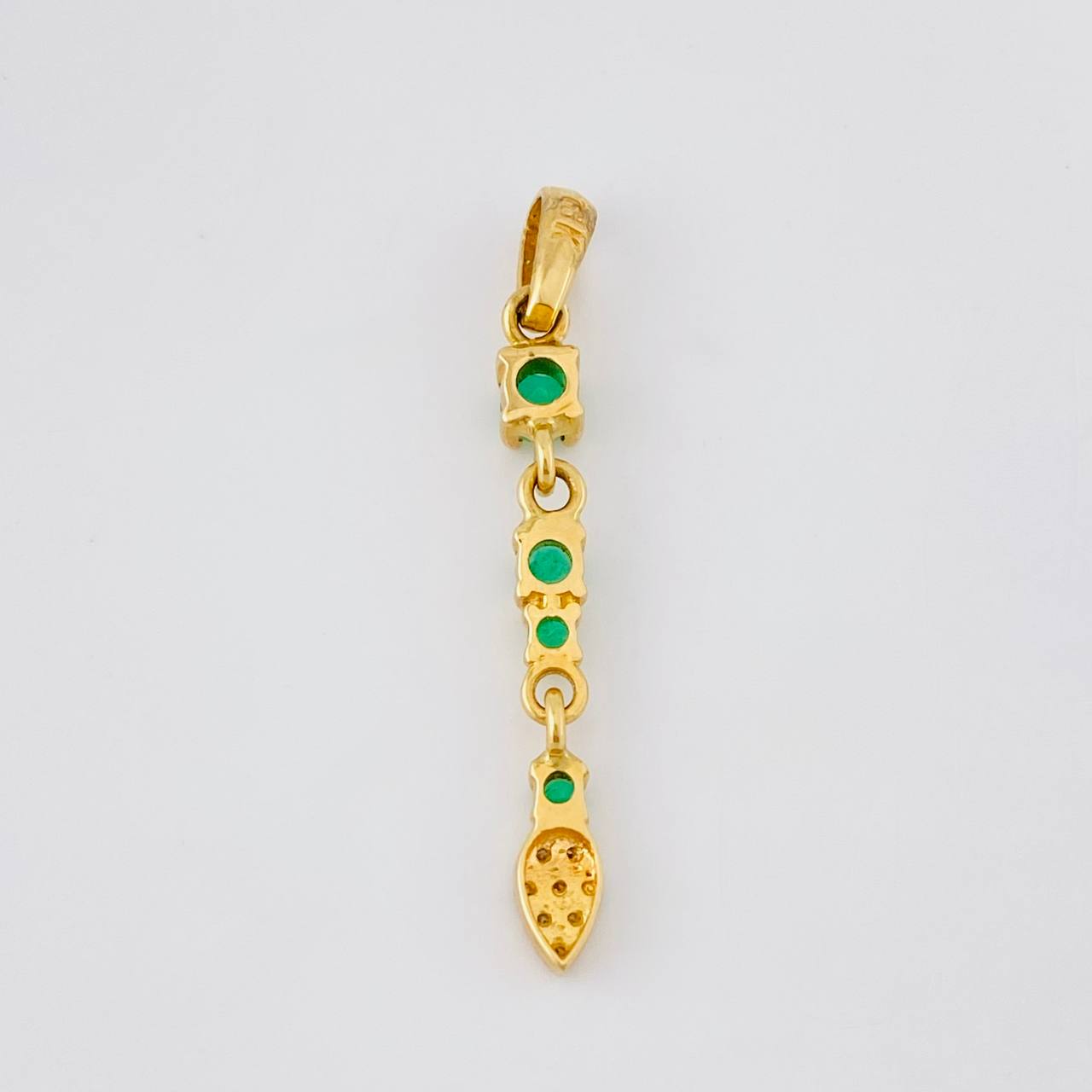 Dije Hoja Colgante Esmeraldas 41pts - Diamantes 10pts 2gr / 3.7cm / Oro 18K