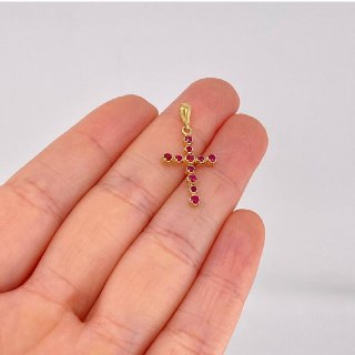 Dije Cruz Tupida Rubíes 34pts 1g / 2.8cm Oro Amarillo 18K