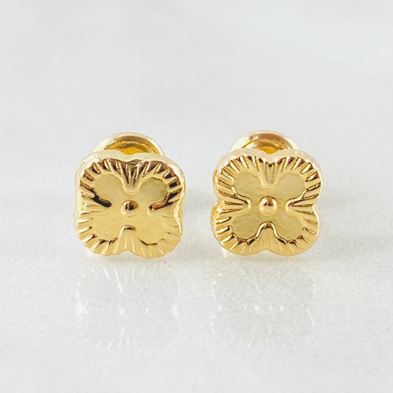 Topos Trebol 0.8gr / 7.2mm Oro Amarillo 18K
