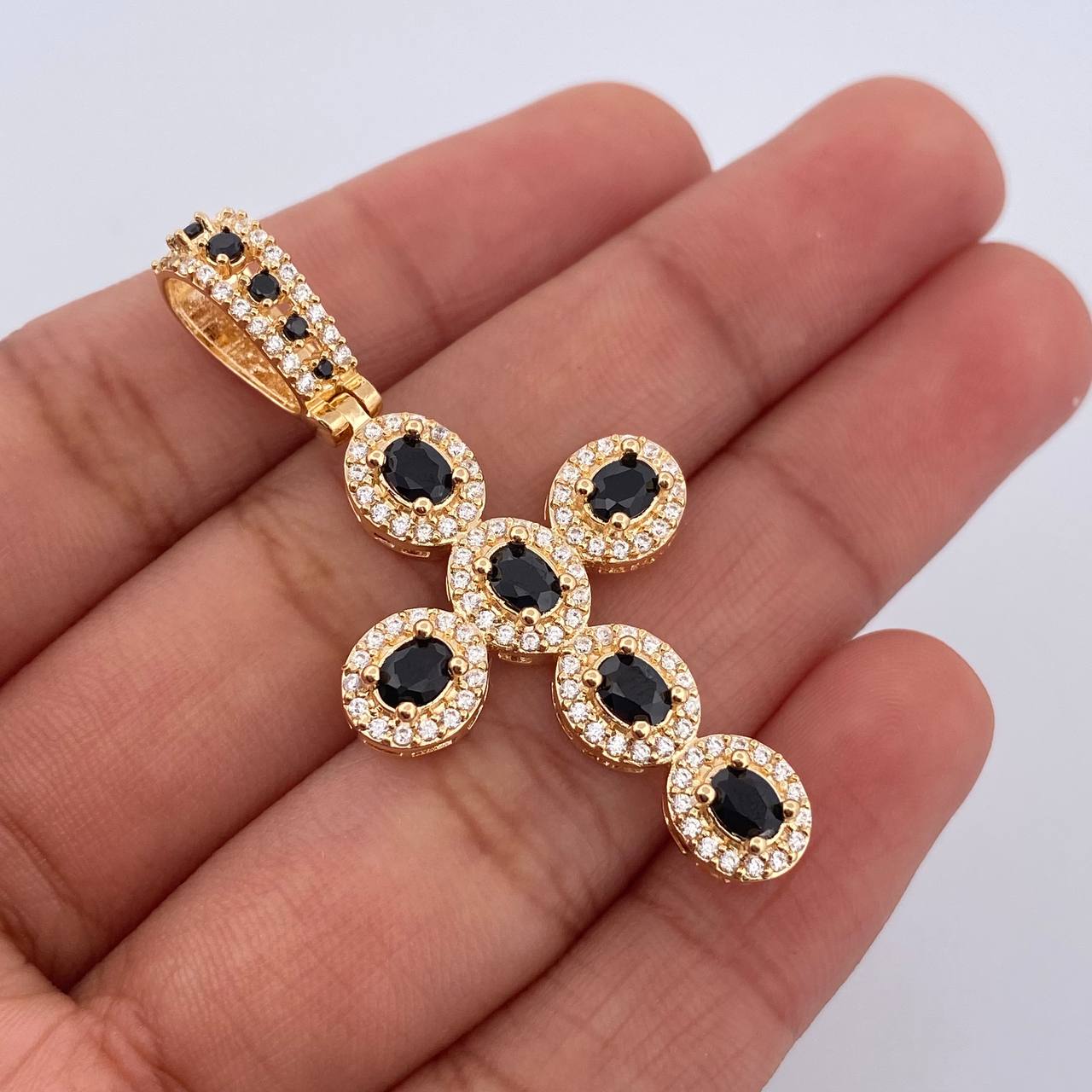 Dije Cruz Tupida 4.65gr / 4.5cm / Oro 18K $