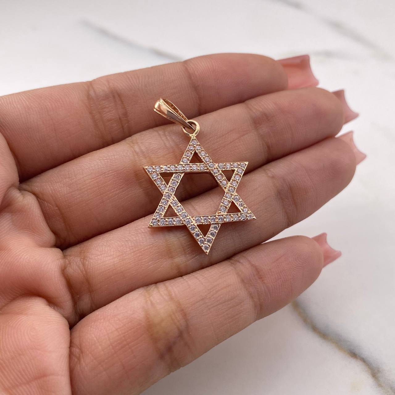 Dije Estrella De David 2.9gr / 3.4cm / Circones Blancos Oro Rosa 18K $