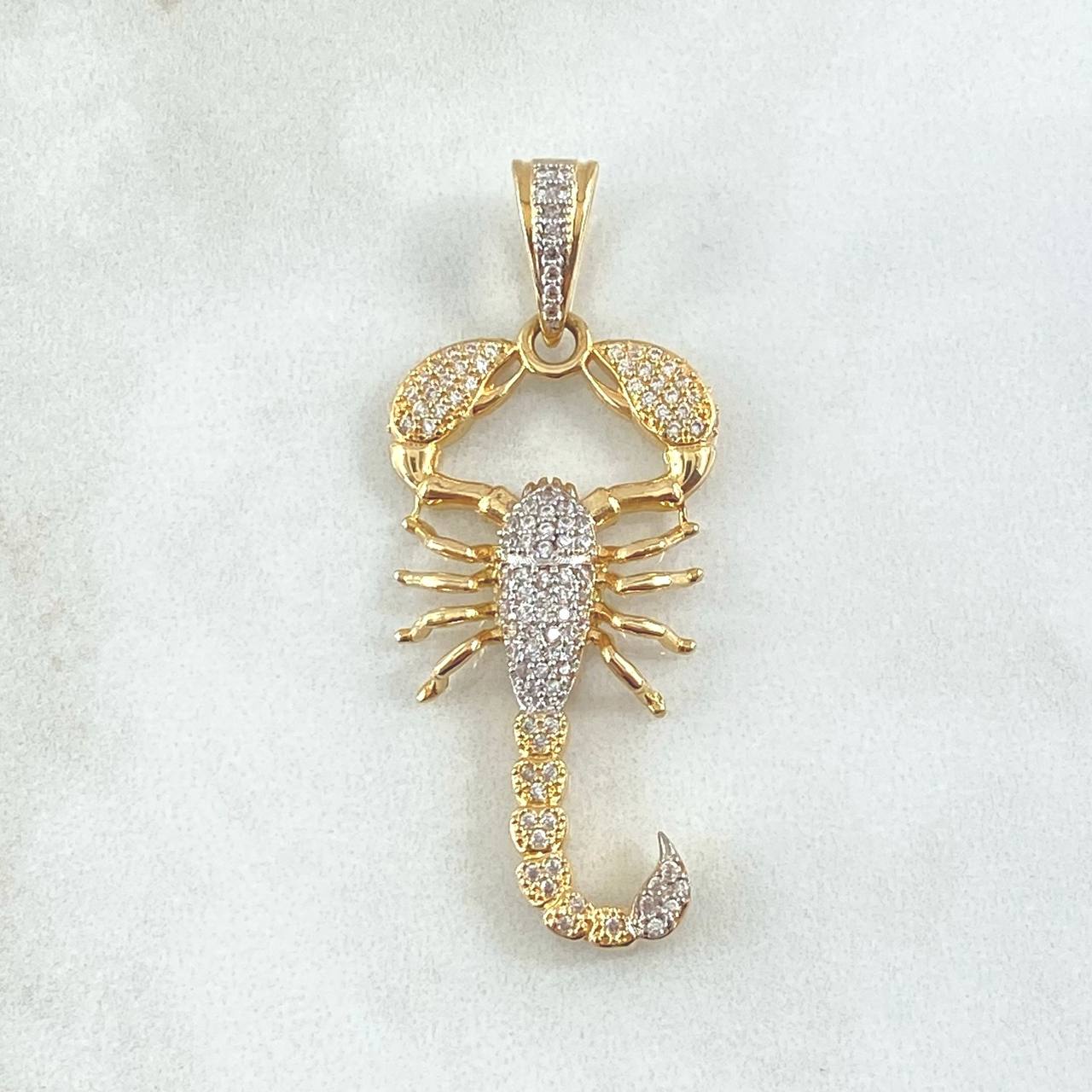 Dije Escorpion 6.65gr / 4.5cm / Circones Blancos Oro Amarillo 18K *