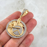 Dije Medalla Gladiador Espartano  17.65gr / 5cm / Circones Blancos Negro Oro Amarillo 18K *