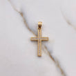 Dije Cruz 2.2gr / 3cm / Circones Blancos Oro Amarillo 18K $