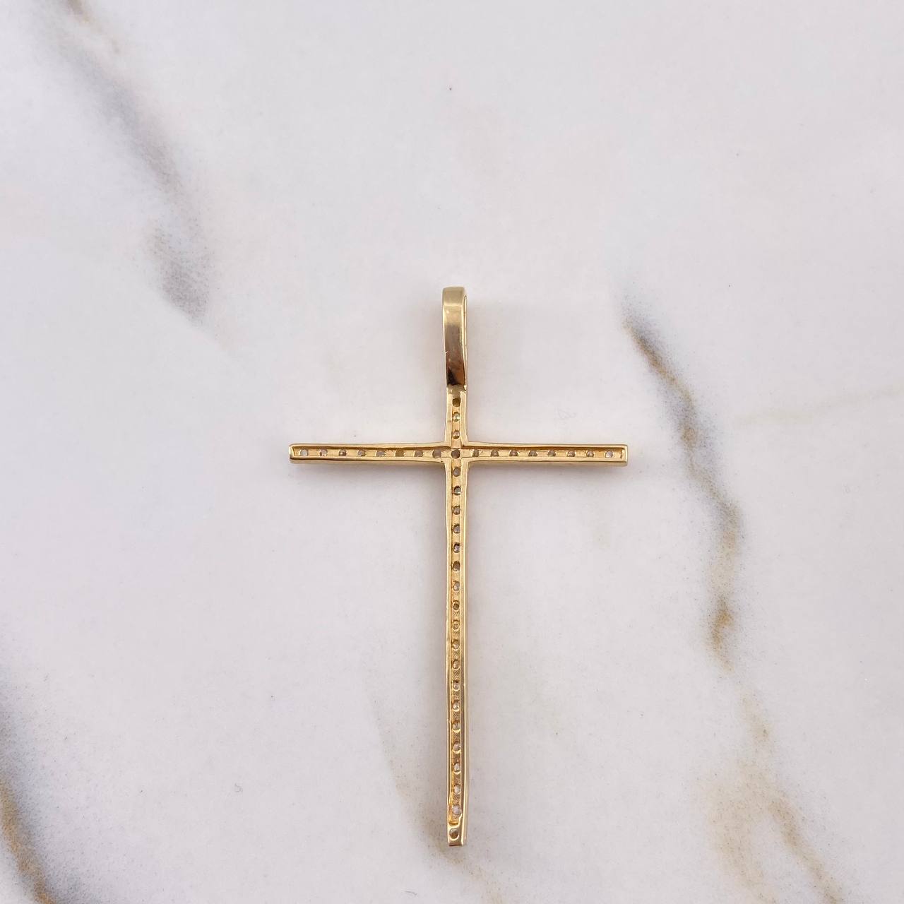 Dije Cruz 3.3gr / 5cm / Circones Blancos Oro Amarillo 18K $