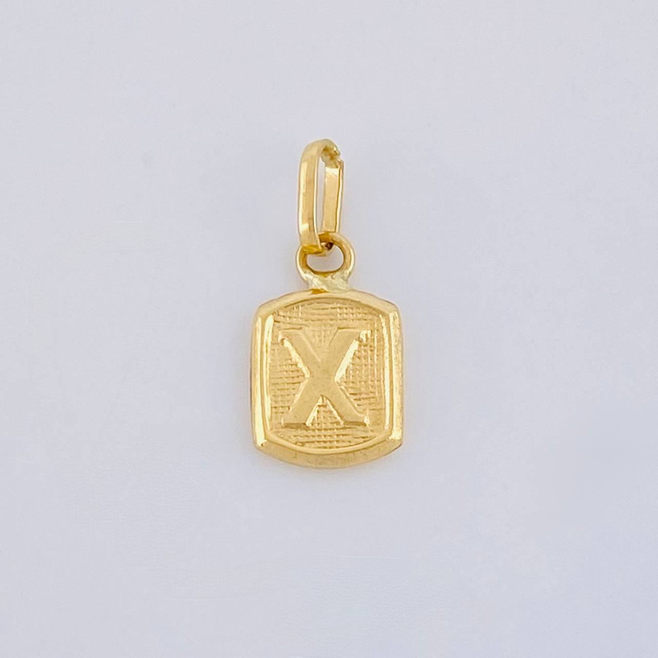 Dije Letra X 0.35 g / 1.4 cm Oro Amarillo 18K