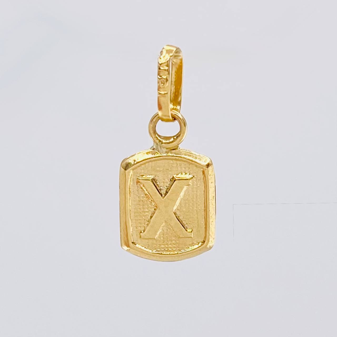Dije Letra X 0.3 g / 1.4 cm Oro Amarillo 18K