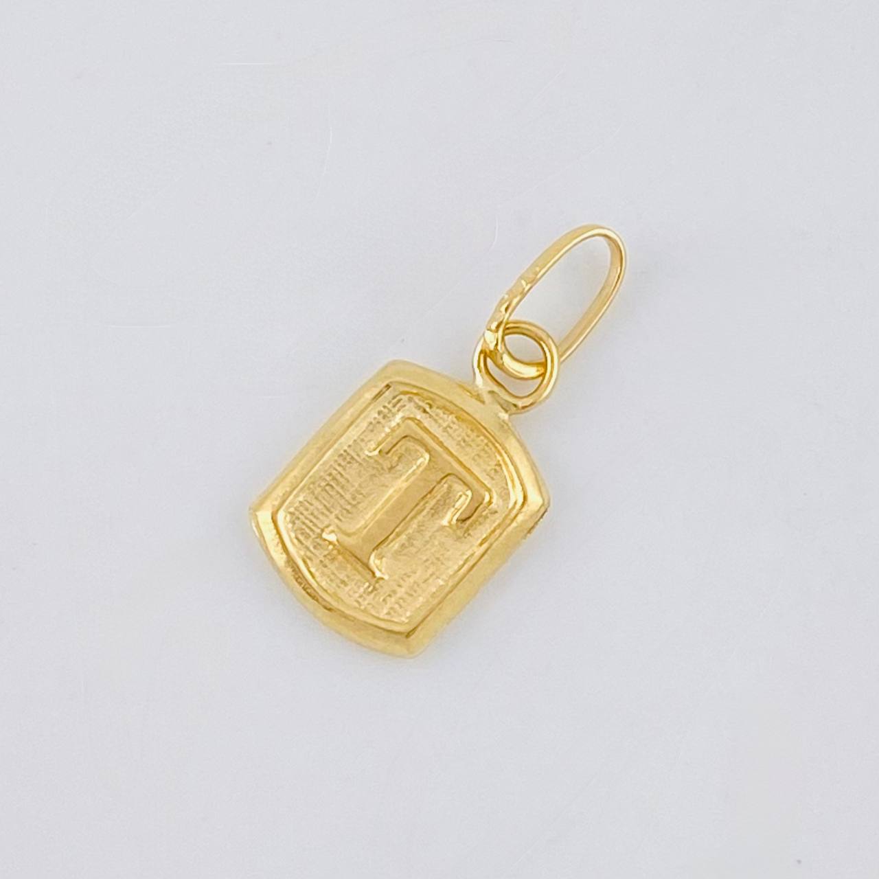 Dije Letra T 0.3 g / 1.4 cm Oro Amarillo 18K