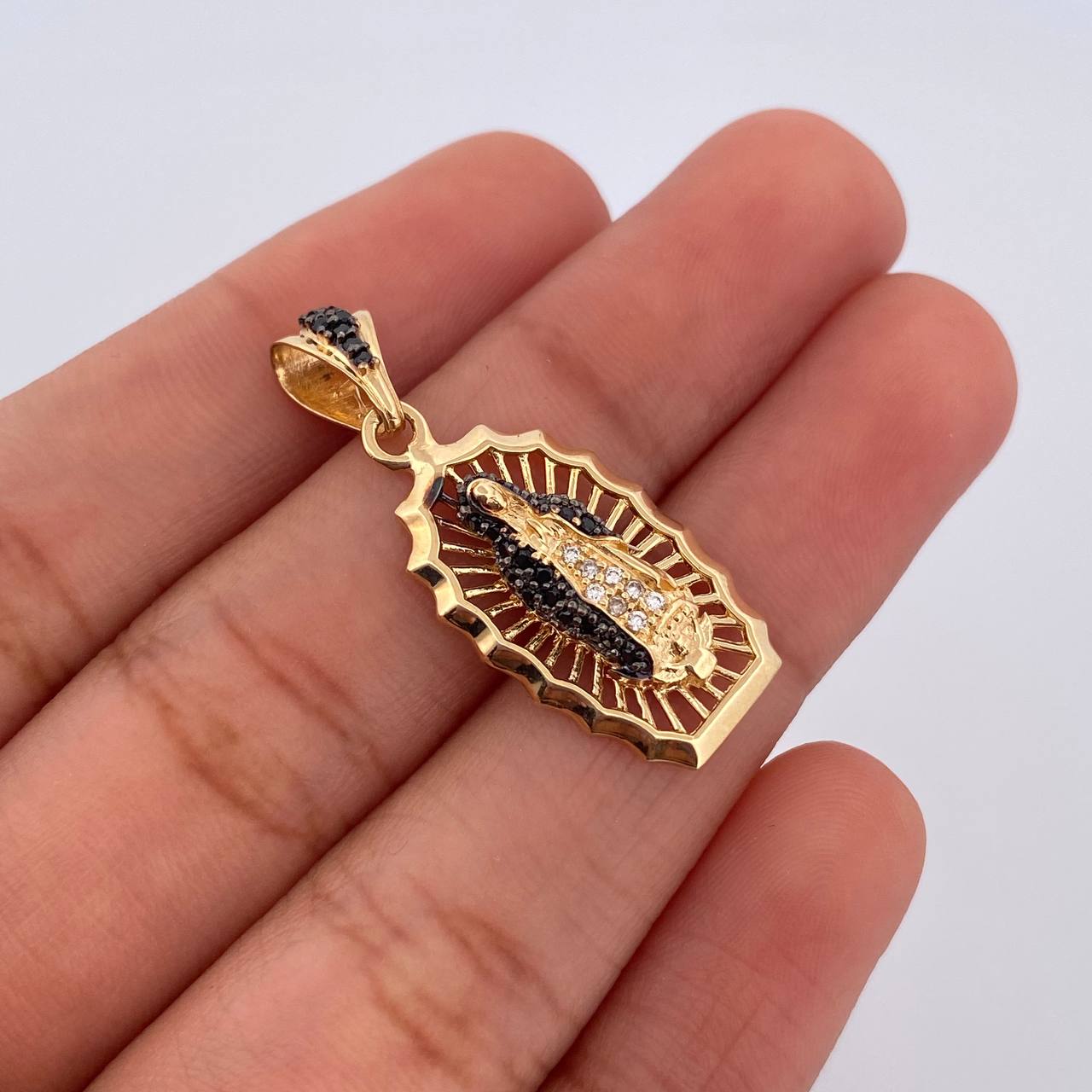 Dije Virgen de Guadalupe 3.05gr / 3.1cm / Oro 18K $