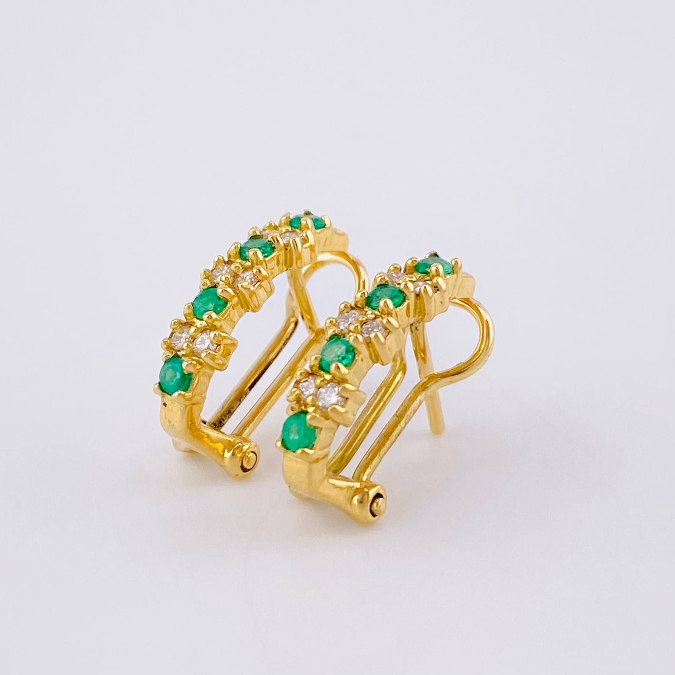 Candongas Omega Puntos Salteados Esmeralda 26pts Diamantes 16pts 3.05gr / 1.5cm / Oro Amarillo 18K