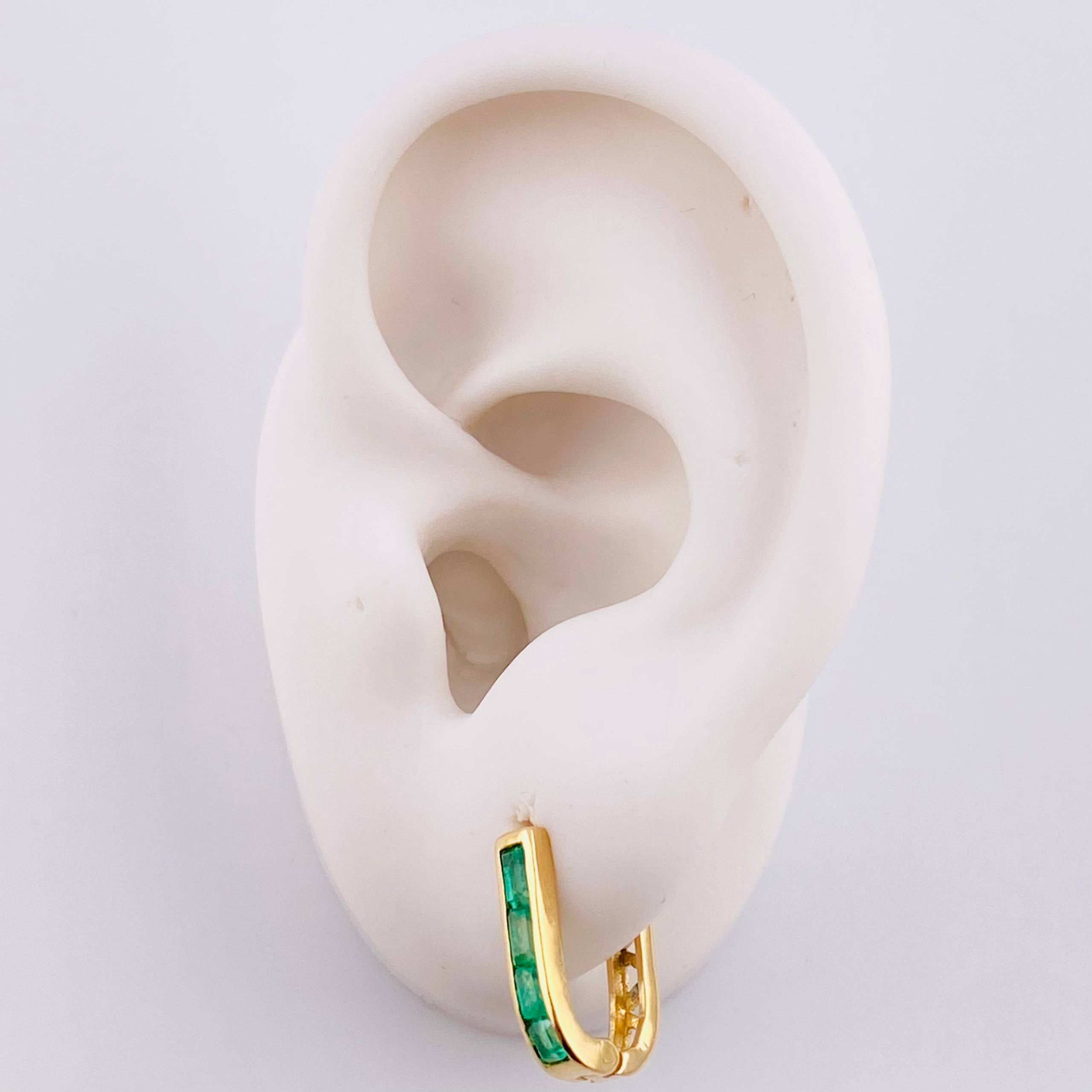 Candongas Curvas Perpendiculares Esmeraldas 56pts 2.9gr / 1.5cm / Oro 18K