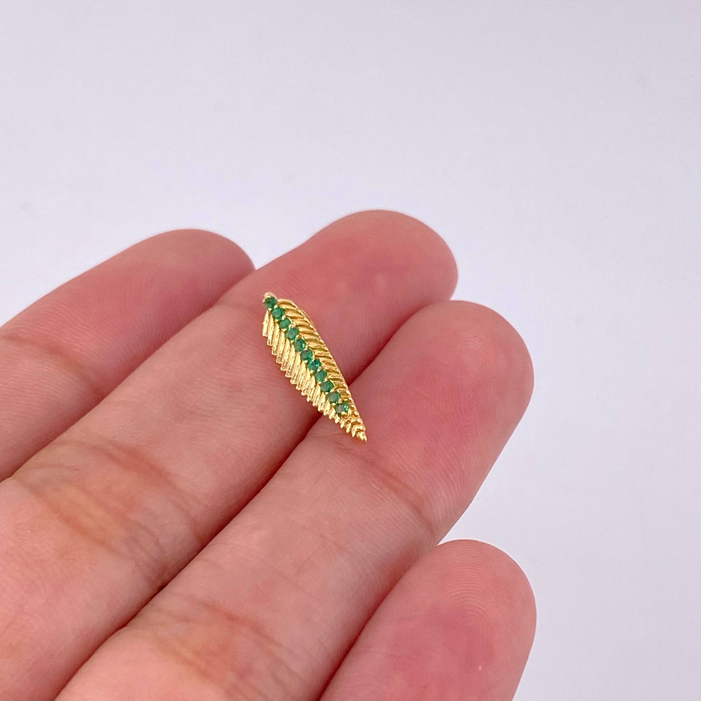 Dije Hoja Caribeña Esmeraldas 17pts 0.65gr / 1.5cm / Oro Amarillo 18K