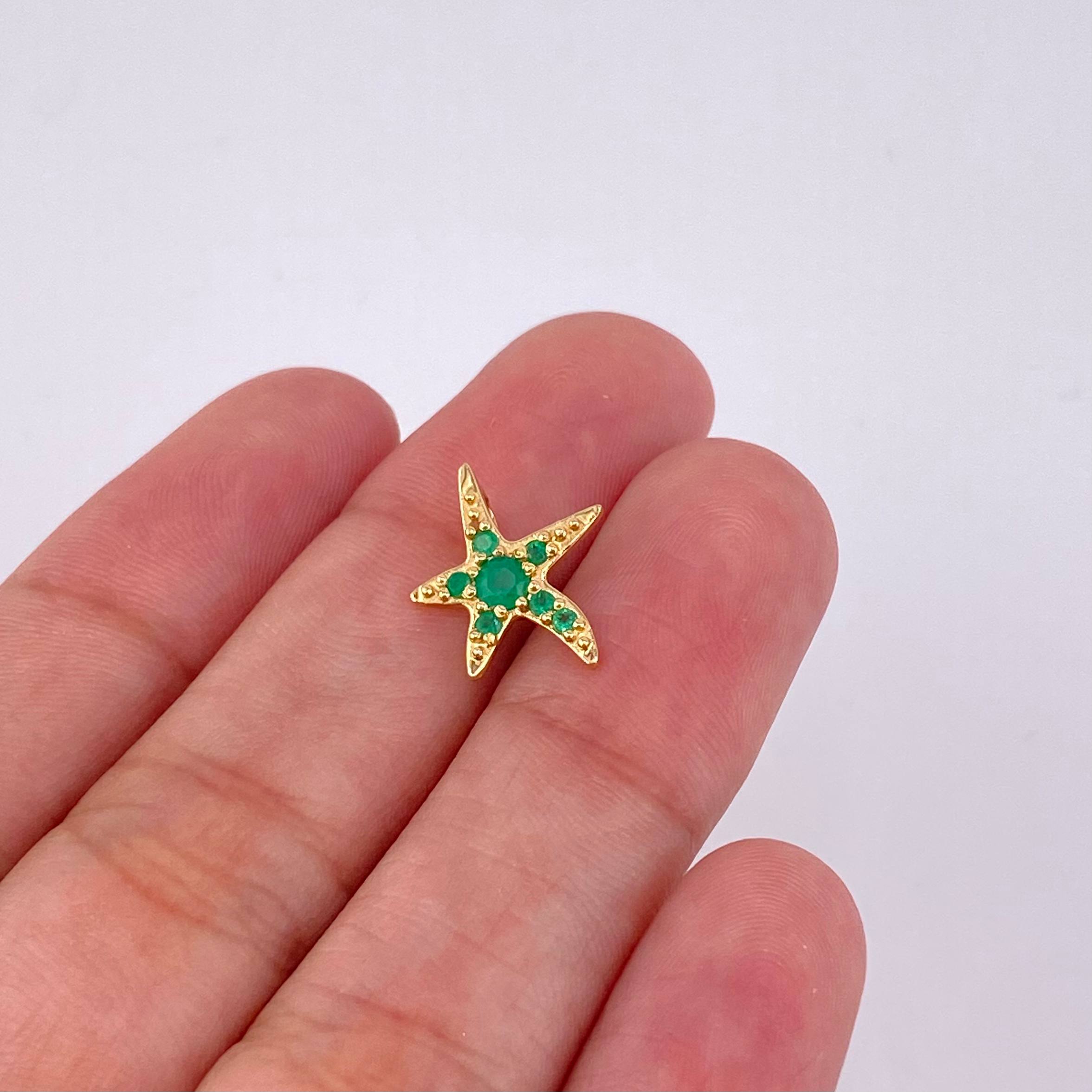 Dije Estrella De Mar Esmeraldas 20pts 0.8gr / 1.5cm / Oro Amarillo 18K