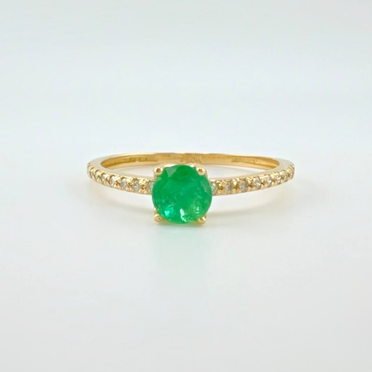 Anillo Solitario 4 Garras Esmeraldas 5pts .diamantes 3 Dts 1.4g / T7 Oro Amarillo 18K