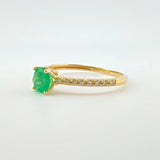 Anillo Solitario 4 Garras Esmeraldas 5pts .diamantes 3 Dts 1.4g / T7 Oro Amarillo 18K