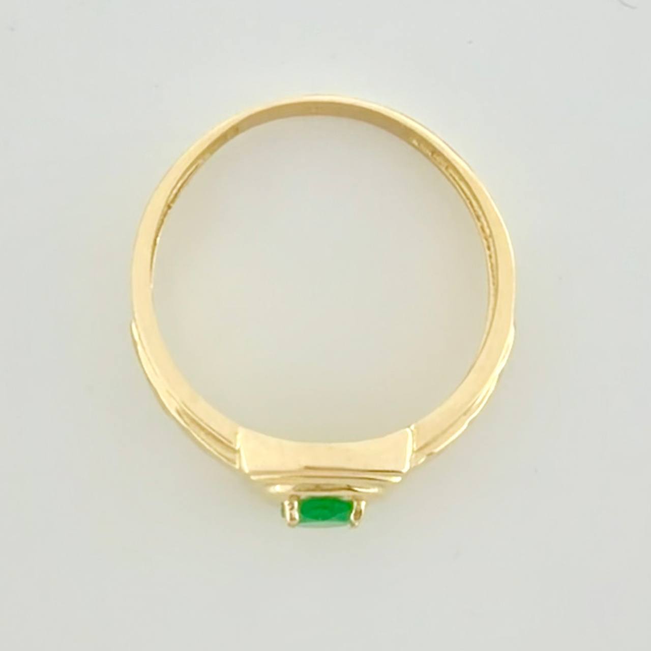 Anillo Solitario Gema Central Esmeraldas 45pts 3.65g / T9 1/4 Oro Amarillo 18K