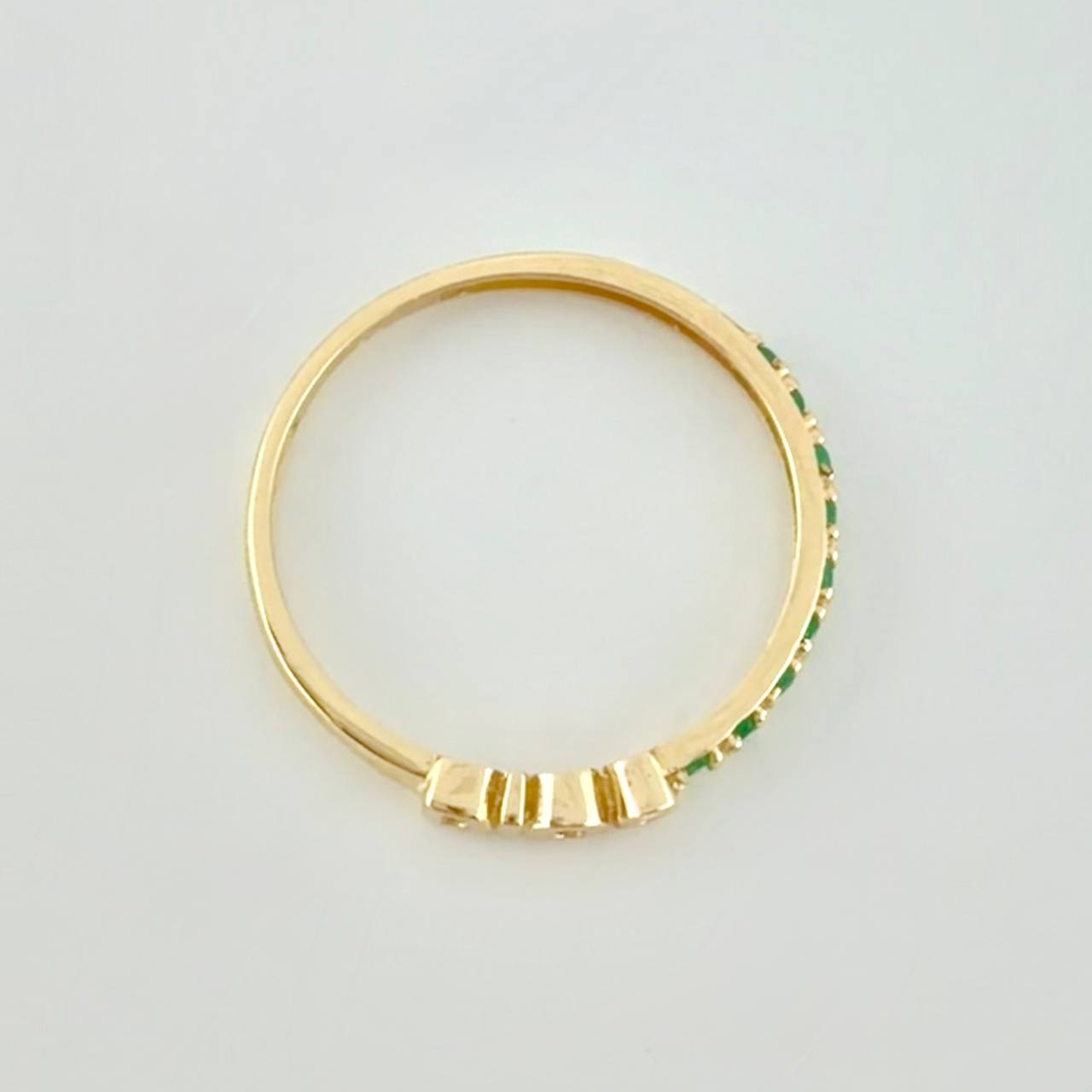 Anillo Dios Esmeraldas 14pts  1.2g / T5 1/2 Oro Amarillo 18K