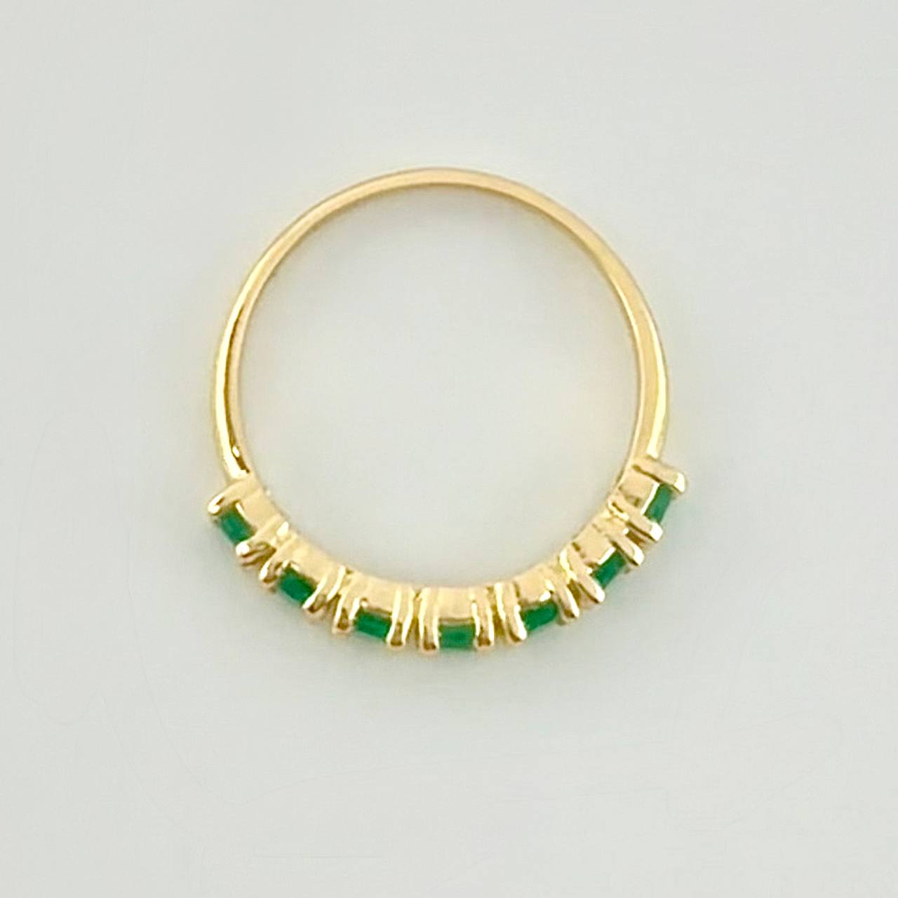 Anillo Cintillo Esmeraldas 43pts  2g / T6 Oro Amarillo 18K