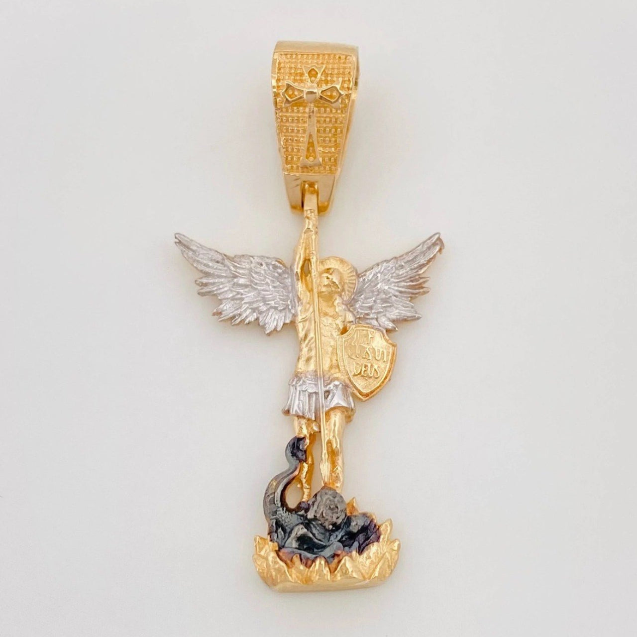 Dije San Miguel Arcángel 4.25g / 3.5cm Tres Oros 18K