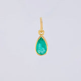 Dije Lagrima Esmeralda 1qts 0.75g / 1.6cm Oro Amarillo 18K