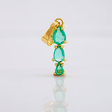 Dije Trio de Lagrimas Esmeraldas 60pts 0.95g / 2.2cm Oro Amarillo 18K