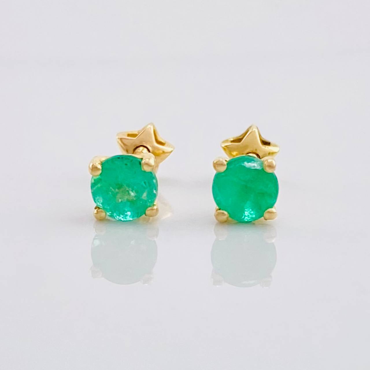 Topos 4 Garras Esmeraldas 50pts 1g / 4.35mm Oro Amarillo 18K