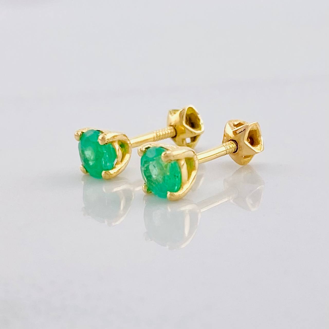 Topos 4 Garras Esmeraldas 50pts 1g / 4.35mm Oro Amarillo 18K
