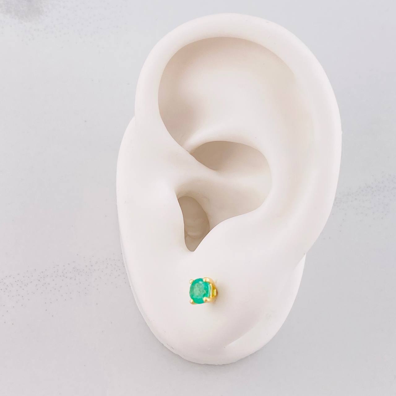 Topos 4 Garras Esmeraldas 50pts 1g / 4.35mm Oro Amarillo 18K