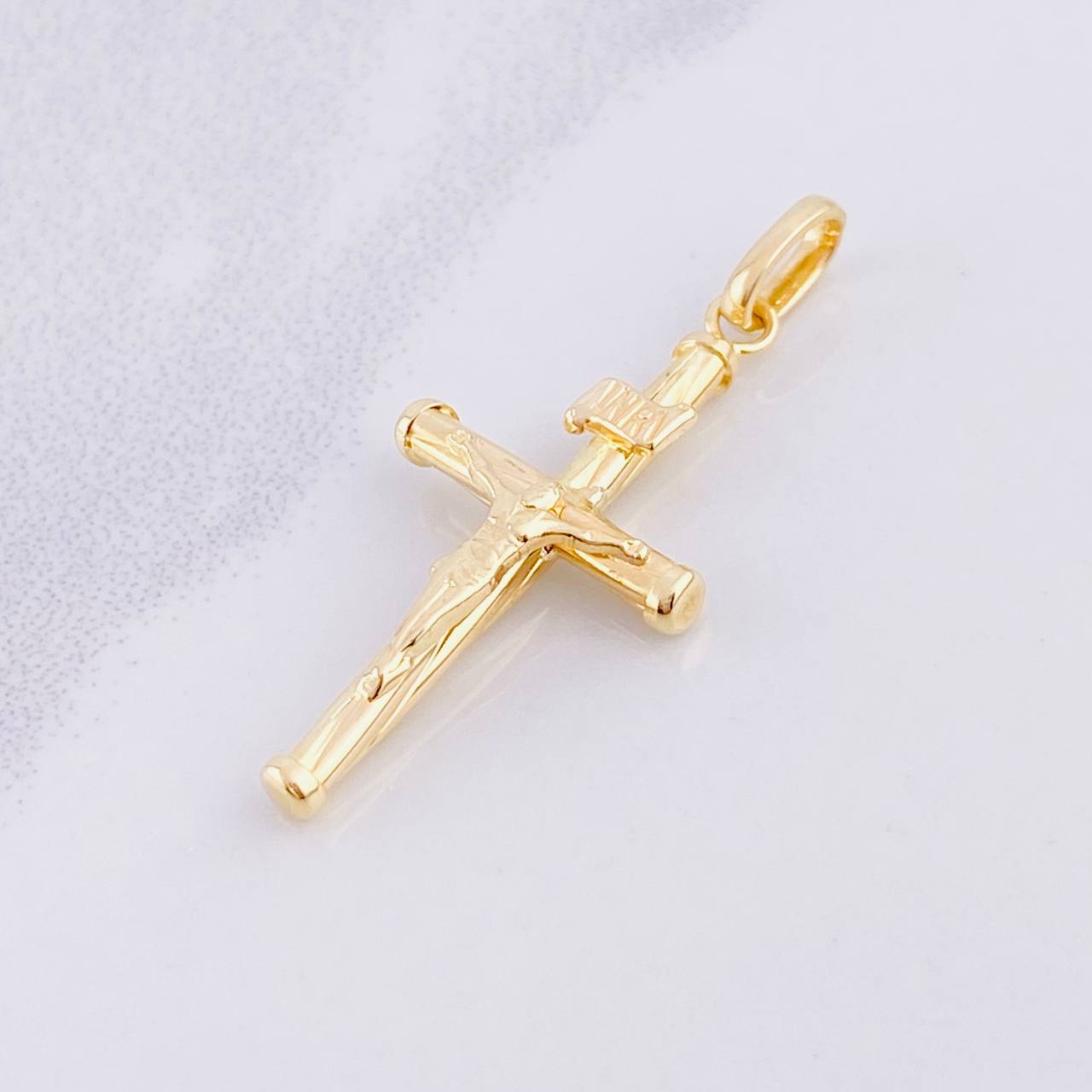 Dije Cruz Cristo 0.85g / 3.4cm Oro Amarillo 18K