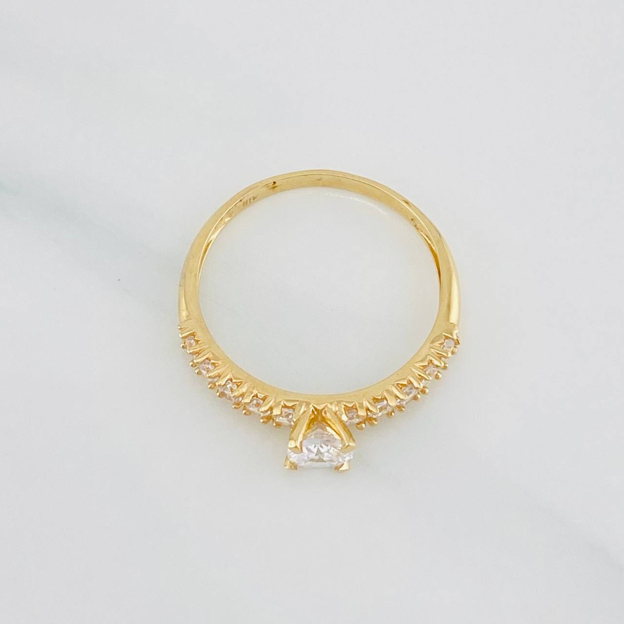 Anillo Solitario Churumbela 1.9g / T7 Oro Amarillo 18K