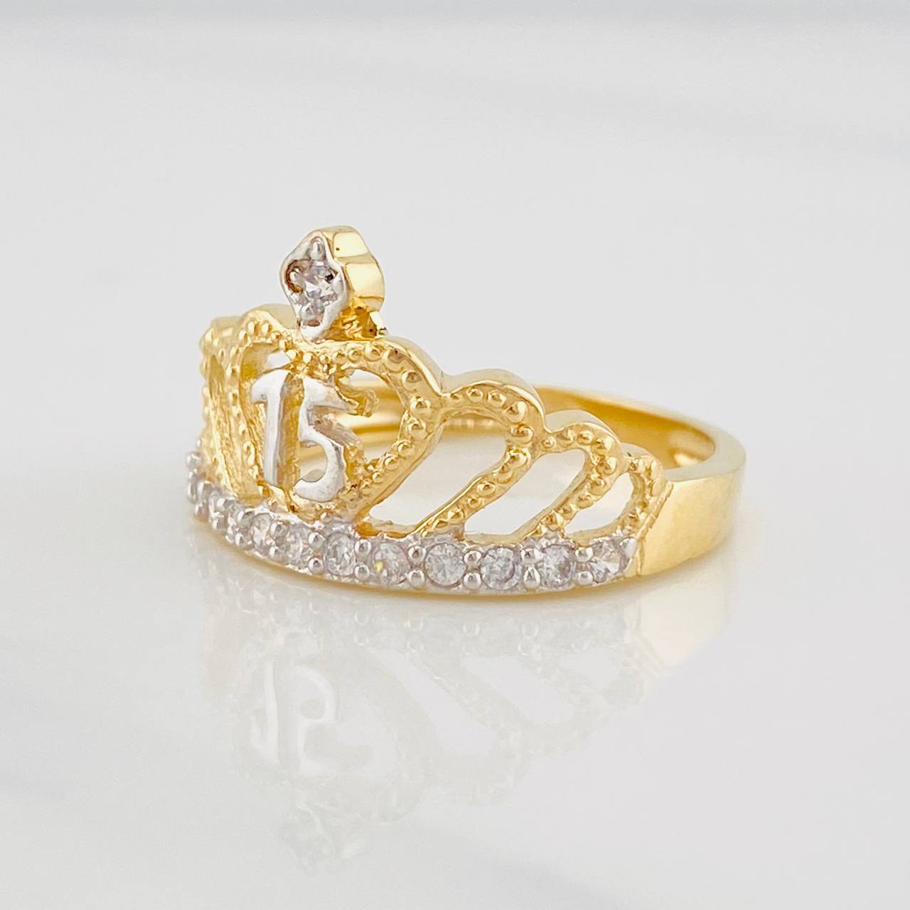 Anillo Corona 15's 3.85g / T7 1/2 Dos Oros Amarillo Blanco 18K