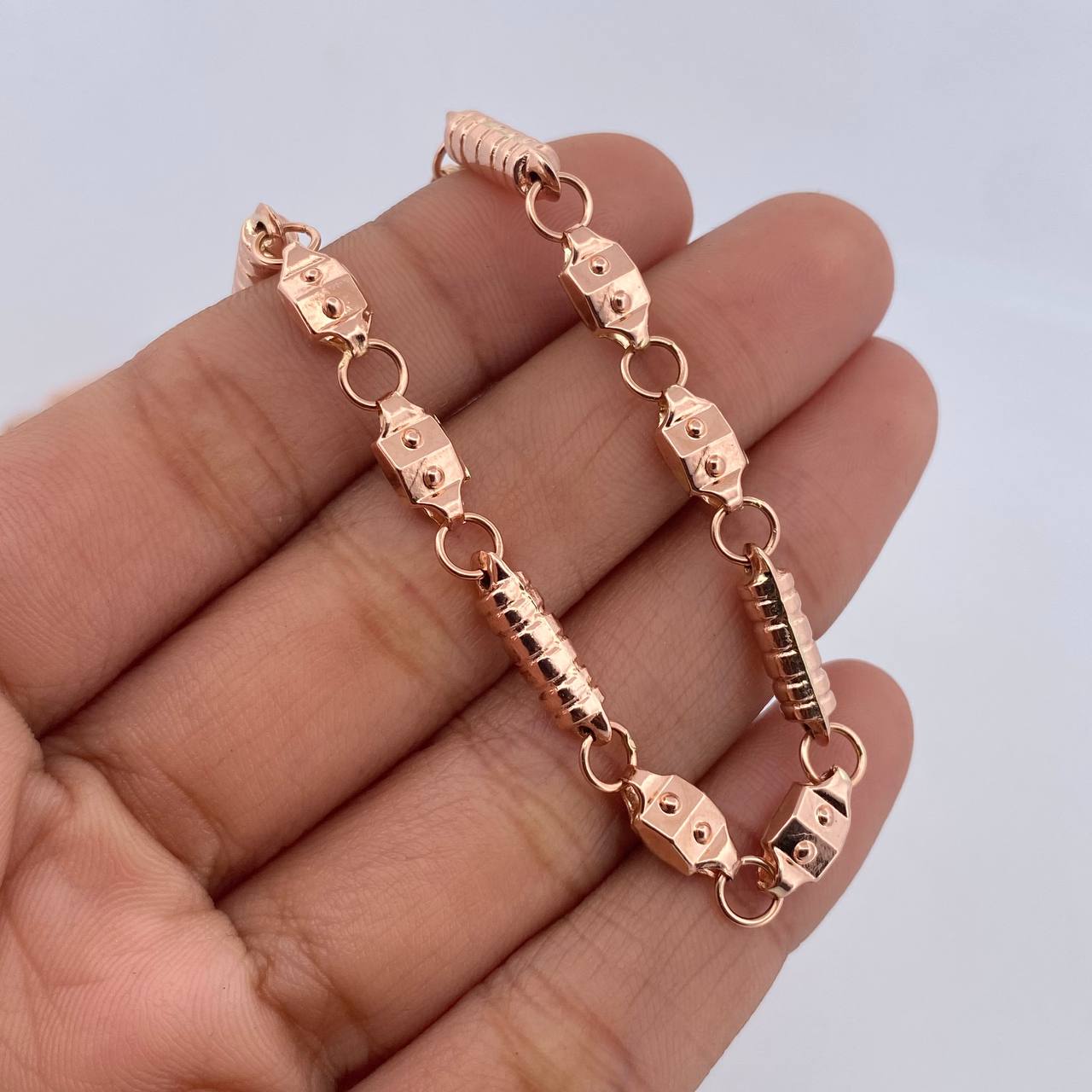 Cadena Rustica 14.4gr / 61.1cm / 3.9mm Barril Estria Oro Rosa 18K $